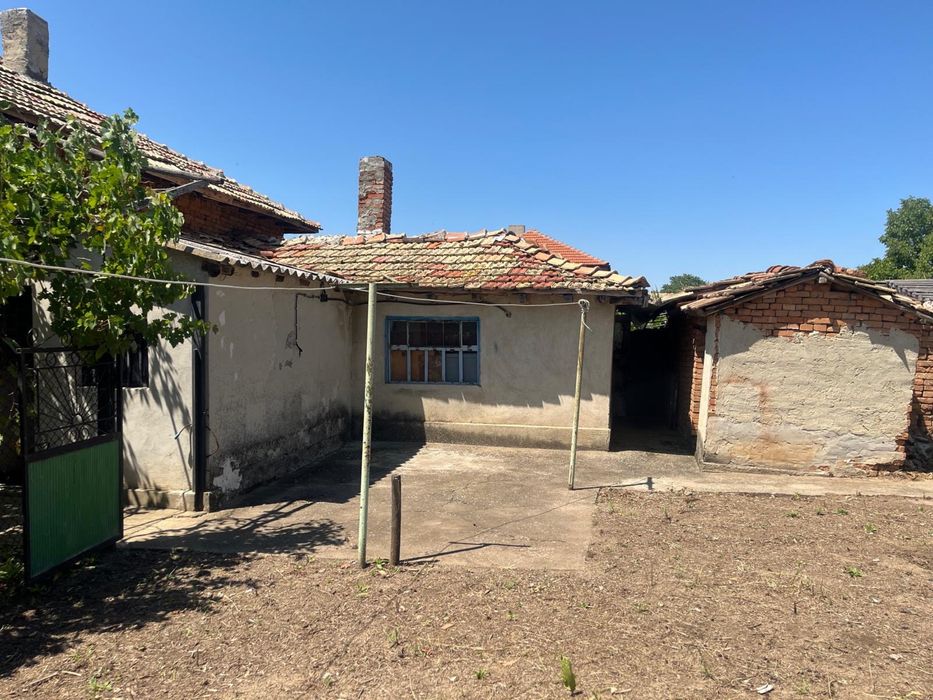 Продавам къща във град Тервел