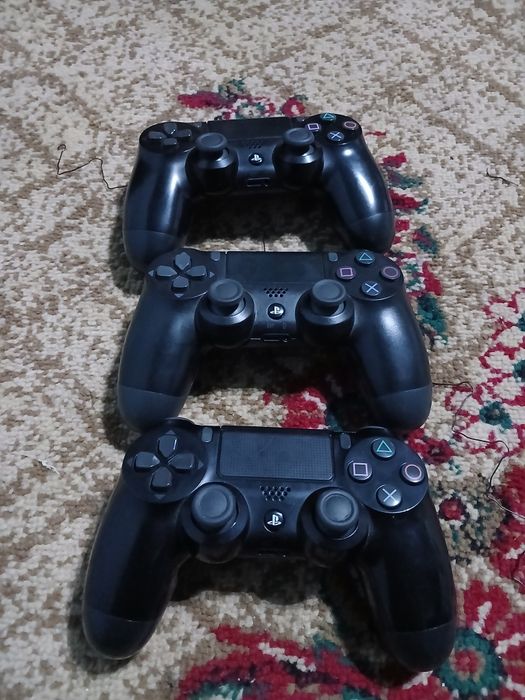 PS4 PRO 1TB 3ta joystick 16ta disk