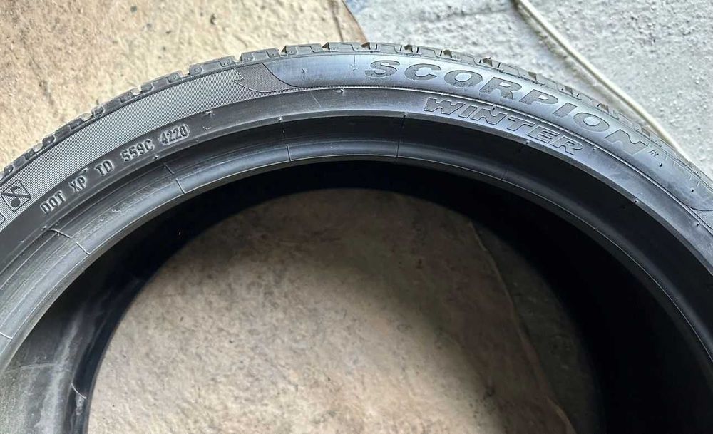 285/35 R22 Pirelli Scorpion Winter DOT 2021