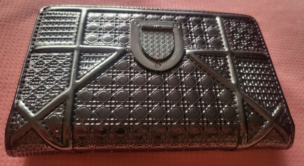 Dior оригинално портмоне,ново