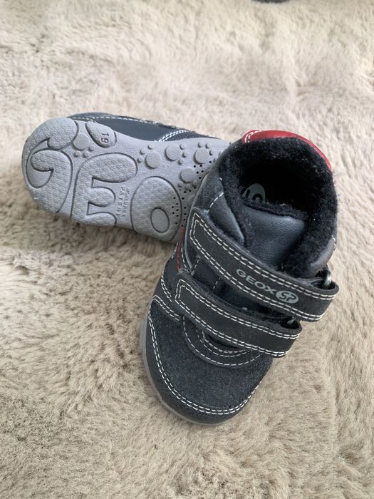 Бебешки Нови обувки geox 19 номер