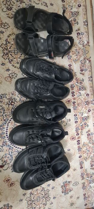 Отдам обувь и вещи на мальчика