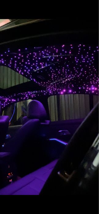 Stele în plafon auto