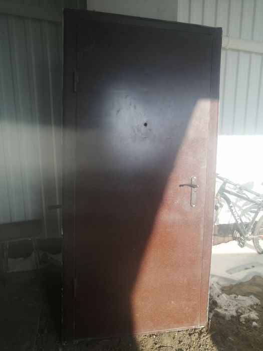 Продам дверь входную