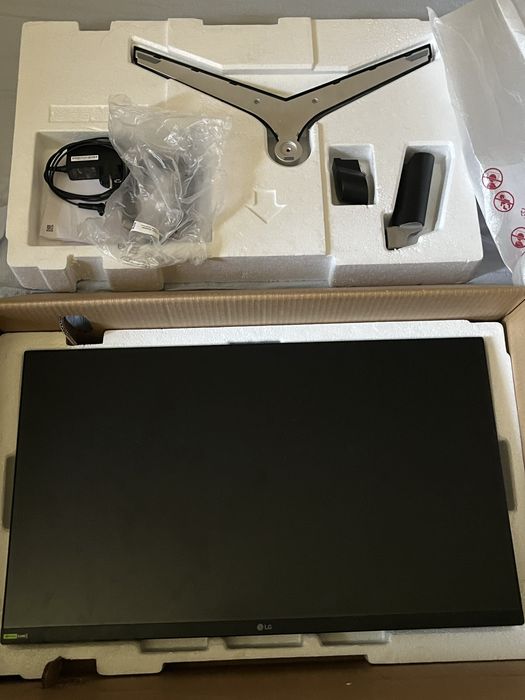 Игровой монитор 27" LG UltraGear 27GS60F-B