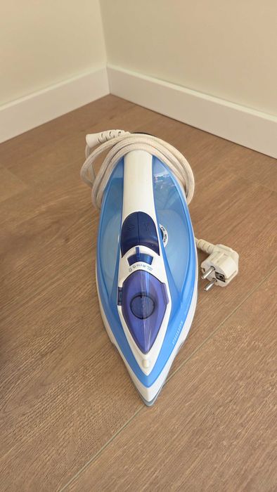 Парна ютия Philips EasySpeed Plus – 2200W