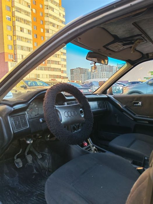 Продаётся автомобиль Audi 80 B3