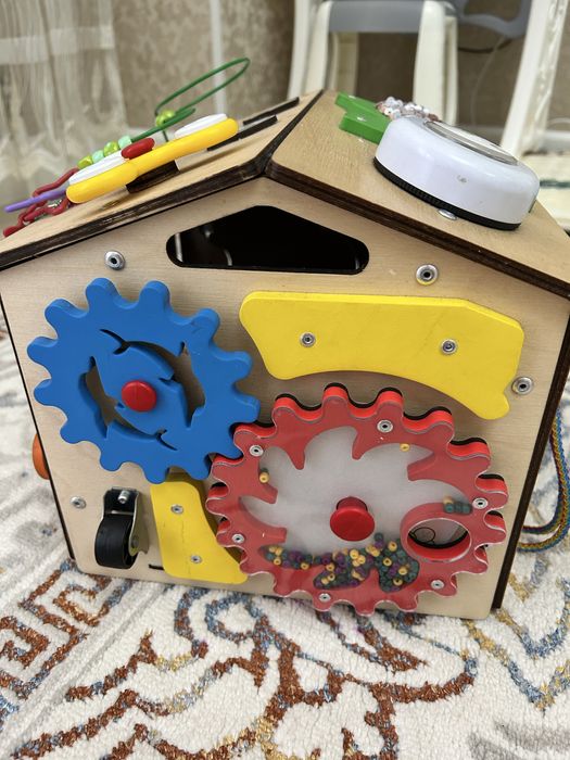 Бизиборд дом для детей