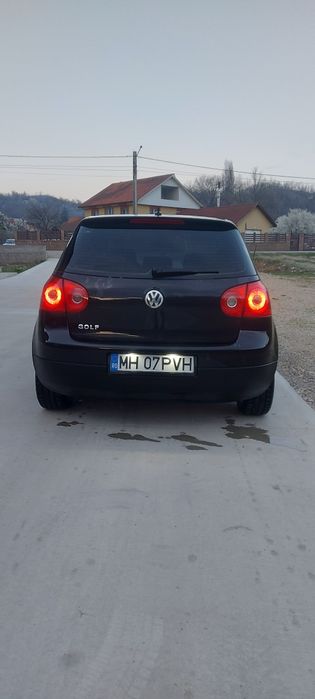 Vând golf 5 1.6 fsi benzină