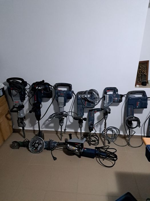 Мини багер Ямбол.Услуги с мини багер и самосвал