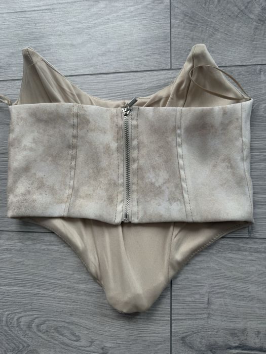 Къси топове/потници/ на Zara, Bershka, H&M