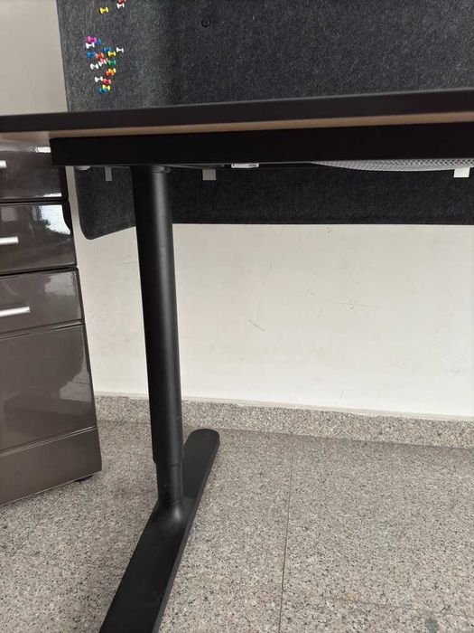 Продавам луксозно офис обзавеждане.