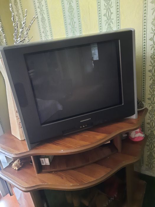 Продам телевизор горизонт