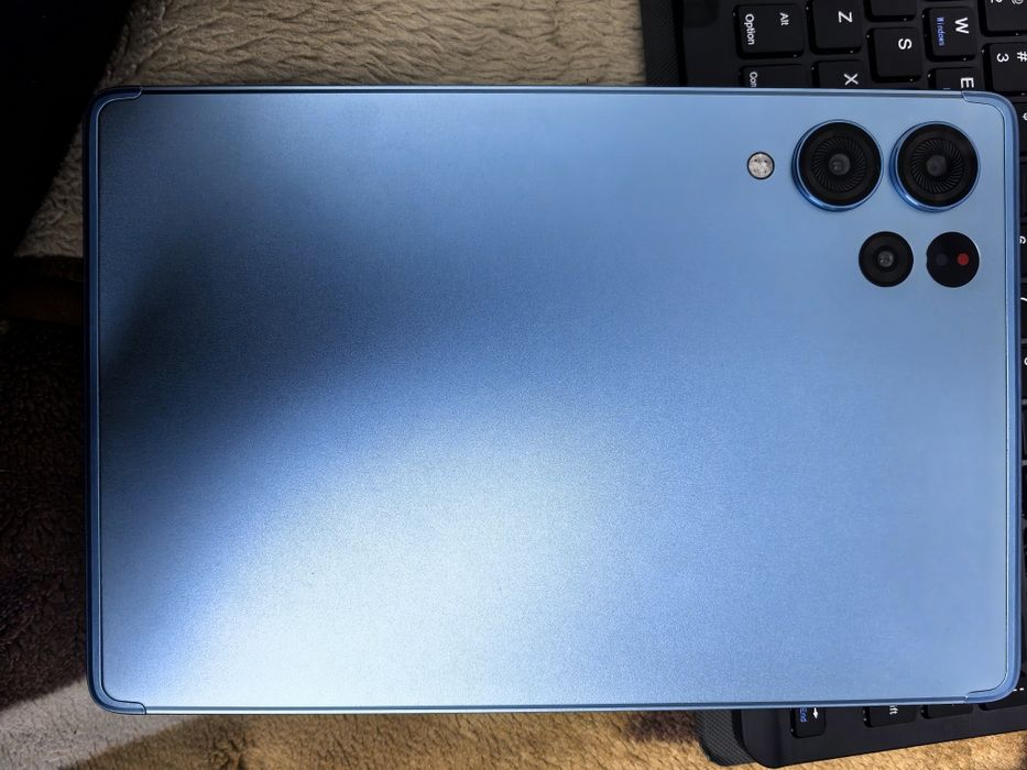 Планшет  Б/у как телефон