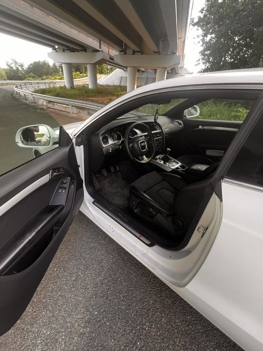 Audi a5 2.0 cutie manuală 2009