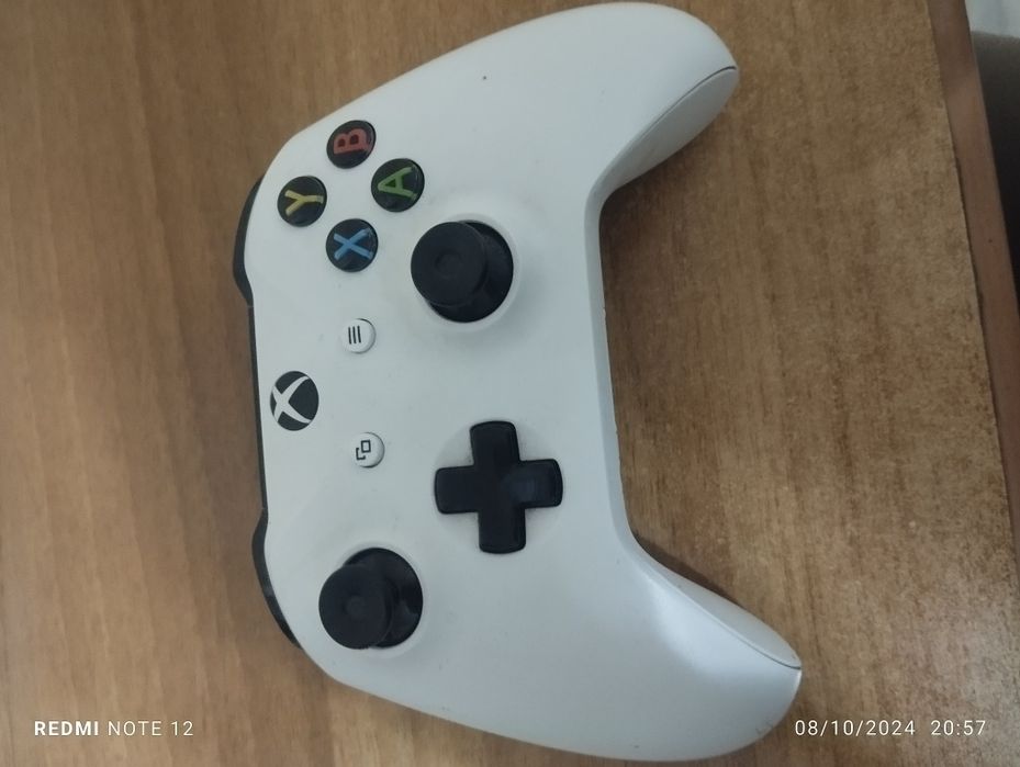 Продавам Xbox one s