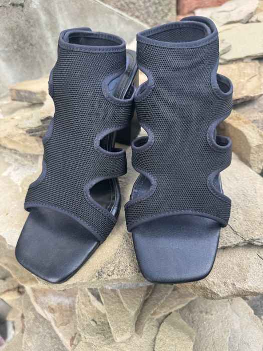 Дамски сандали за широк крак