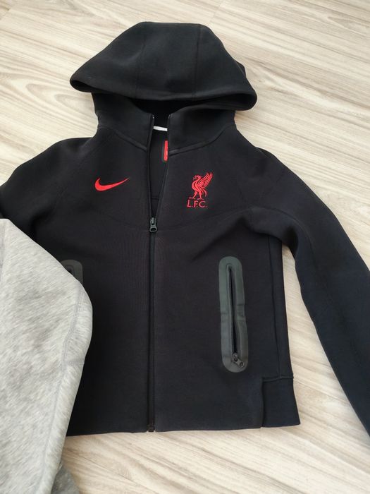 Nike tech горнища за момче
