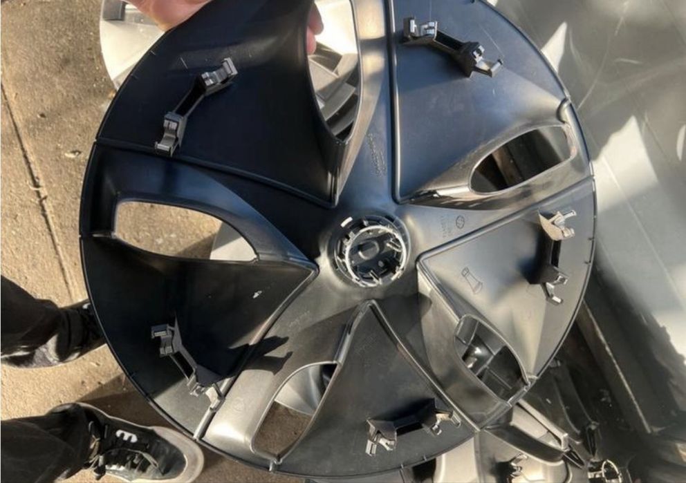 Tesla model y тасове 18 цола