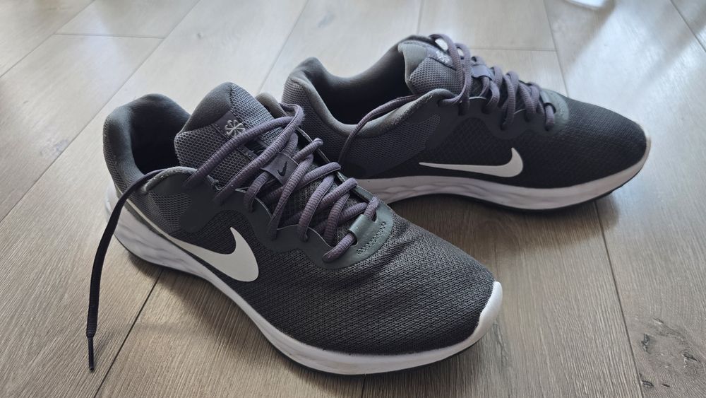 Мъжки маратонки nike 42,5 номер