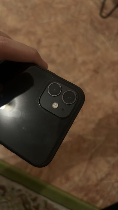 ПРОРДАЕТСЯ Б/У iphone 11