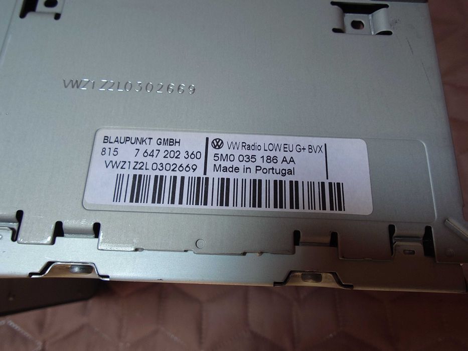 Оригинално VW CD радио на Blaupunkt (Volkswagen Radio LOW EU G+ BVX)