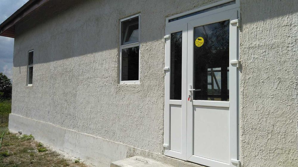 Proprietate Premiun Casă-vilă P+M de vânzare în Naipu (40 km de București) – Teren 2000 mp, priveliște superbă și neobturată spre râul Câlniștea.