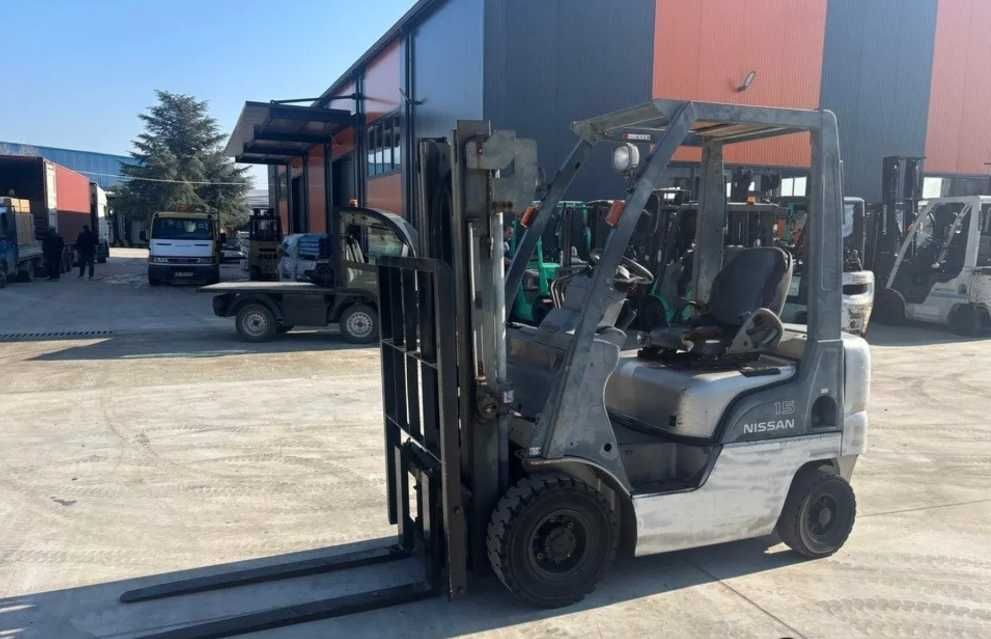 Motostivuitor 1.5 tone stivuitor benzina rate leasing