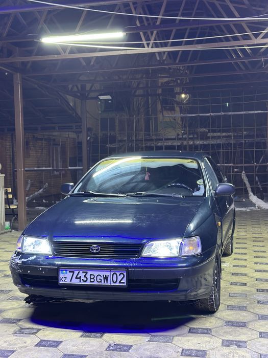 Carina E 1994 года 1.6 обьем