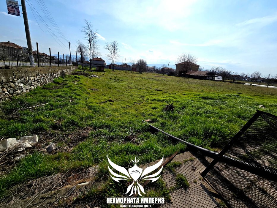 Продавам двуетажна къща 175РЗП и двор 890кв.м. с гараж в с.Кочево