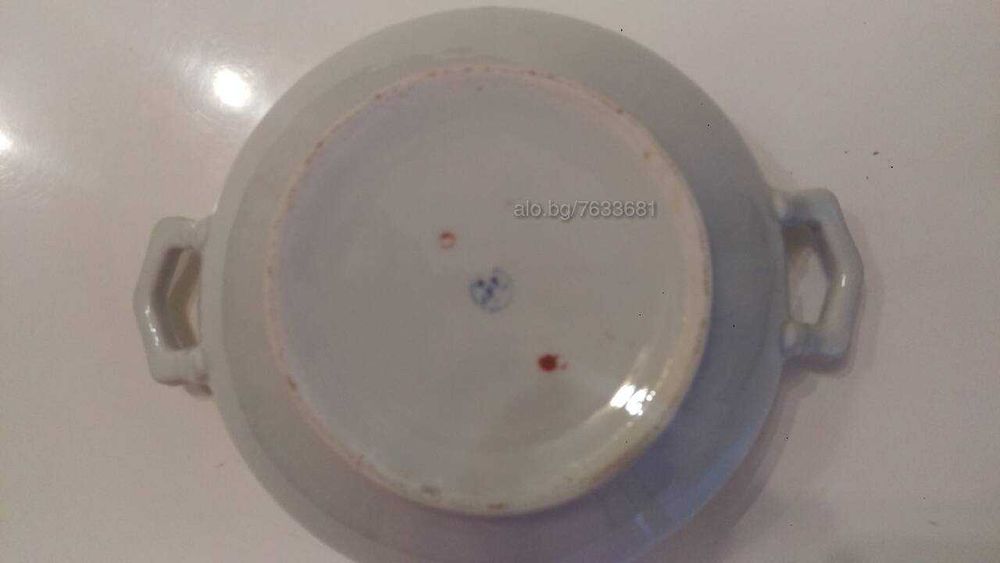 Стара порцеланова супница