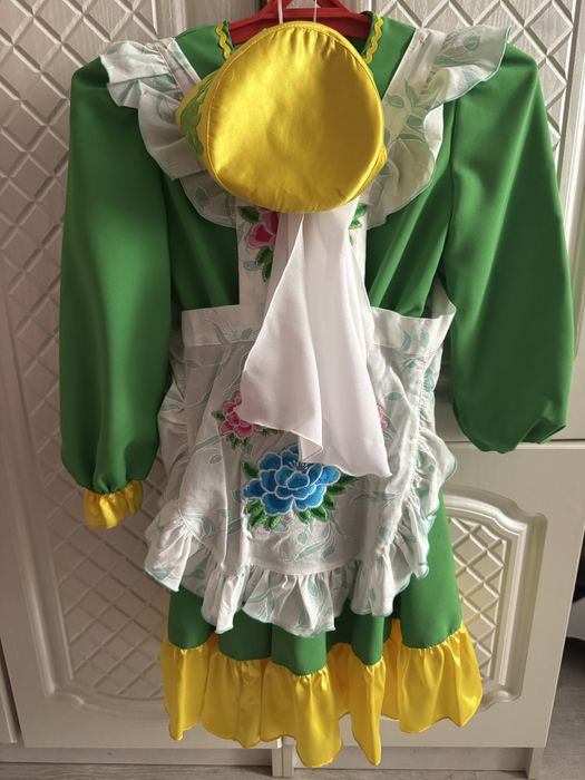 Плате татарское и для танцев.