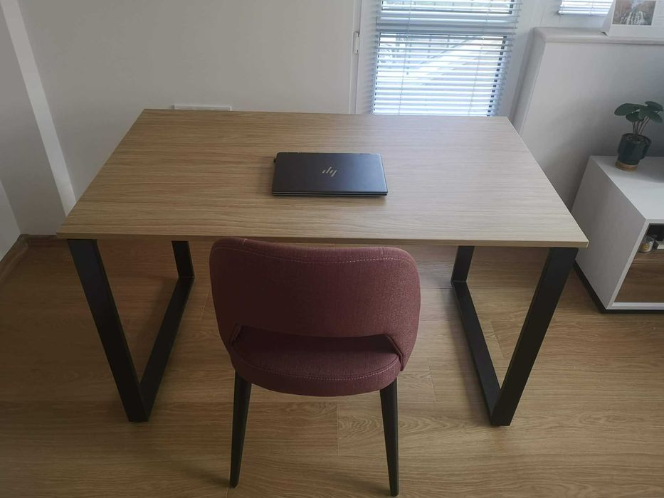 Модерно ново офис бюро 120×70 см с висок клас материали – Варна