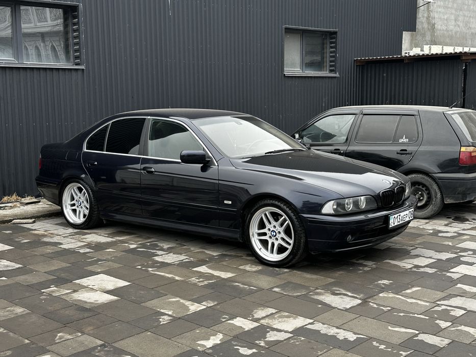 BMW 528 i кузов е39 седан японец
