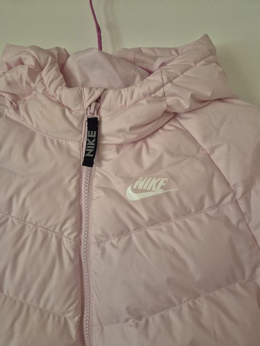 Детдко яке Nike за момиче