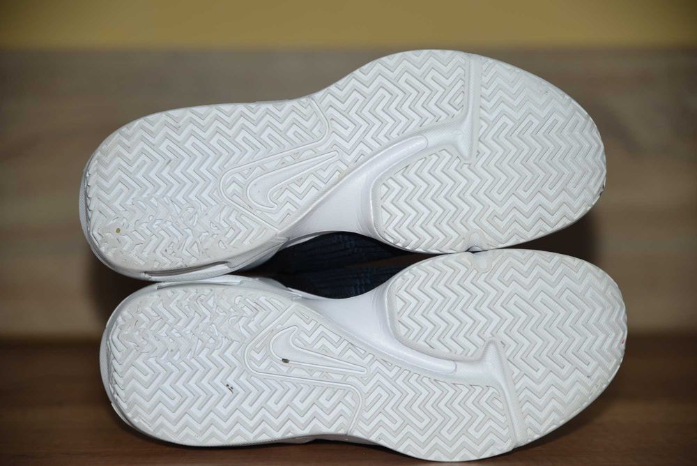 Nike Lebron James оригинални маратонки 41 номер