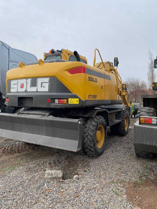 Колесный экскаватор SDLG E7150F - 0,6 куб.м  SDLG