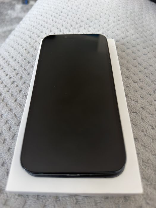 Apple Iphone 13 Midnight Blue купуван от Америка 128gb много добро състояние