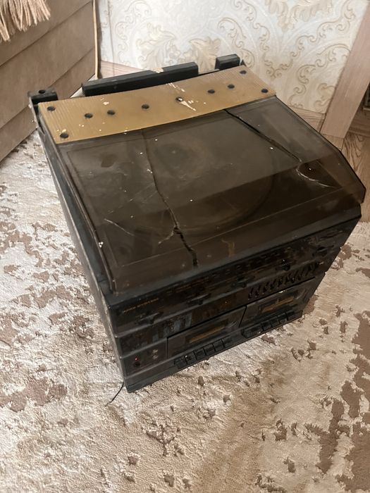 Магнитофон -раритет)