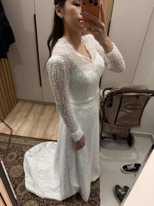 Свадебное платье новое.