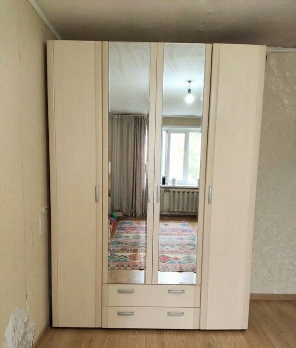 Продаётся большой шкаф в отличном состоянии