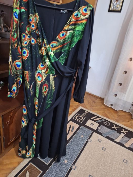 Vând rochie eleganta  de la Dames noua