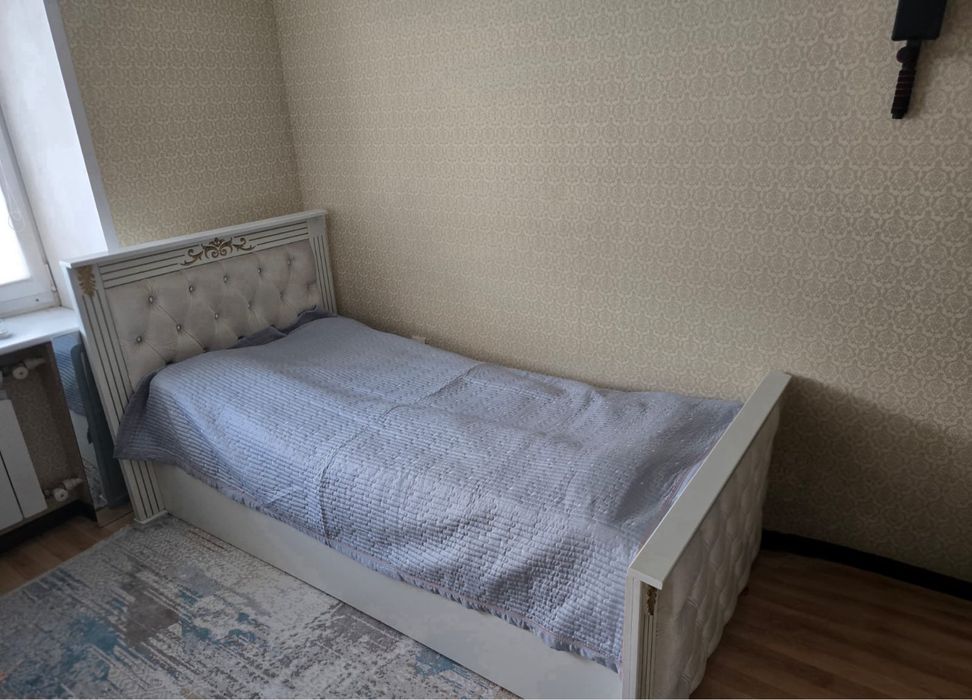 Продам односпальную кровать