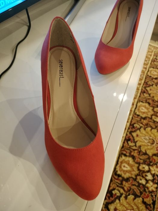 Pantofi stiletto noi