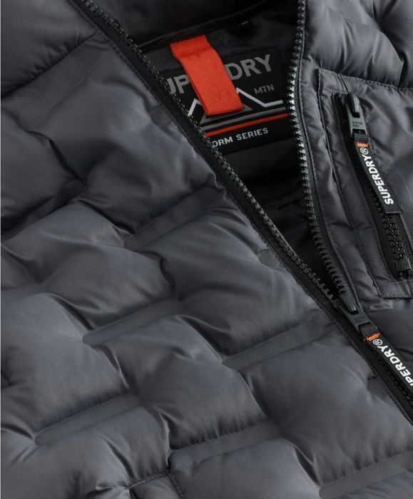 Въгленово сиво - Ватирано пухено якето Superdry NEXT за момче