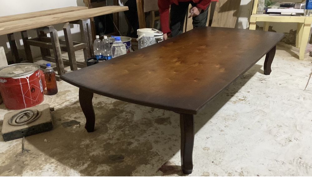 Стол низкий