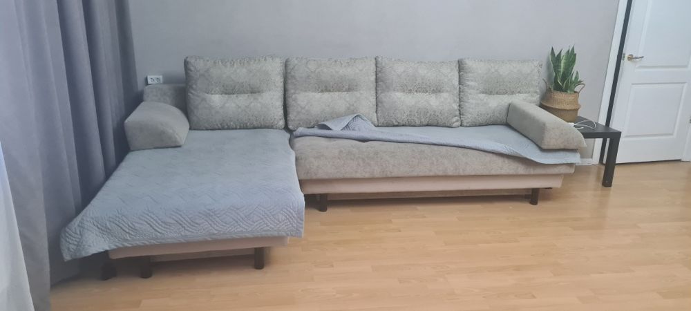 Продам диван срочно