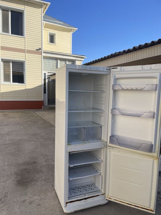 Холодильник Бирюса