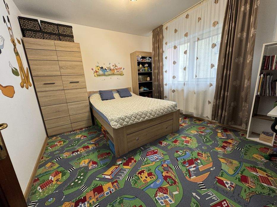 Vând apartament 70 mp +loc de parcare, etaj intermediar, Brădet