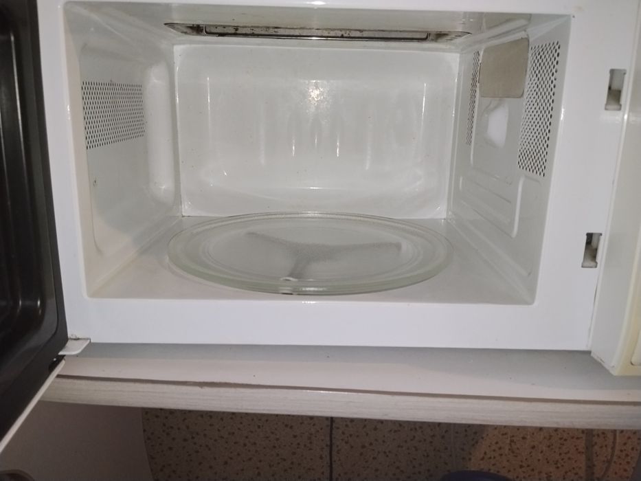 Продам микроволновую печь LG